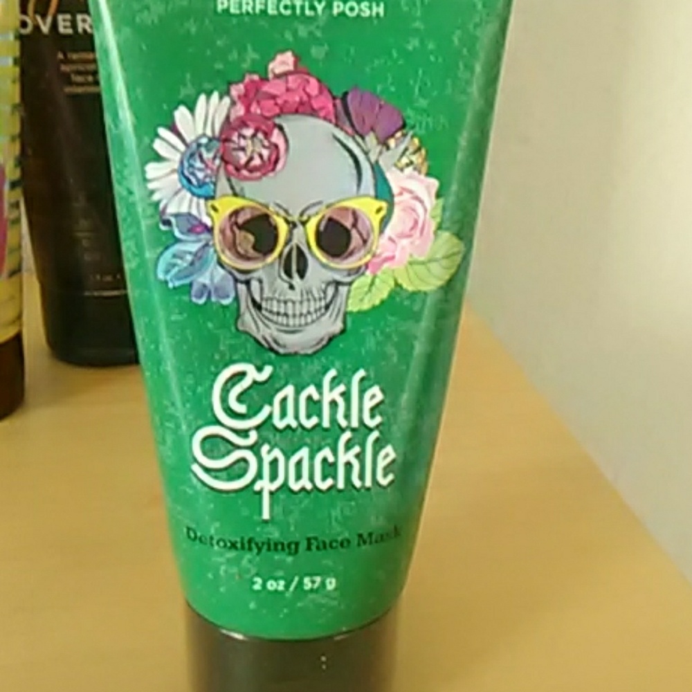Cackle Spackle charcoal face mask